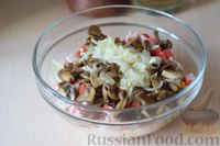 Салат с грибами, фасолью, кукурузой и крабовыми палочками