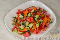 Салат со свежими овощами и жареной говядиной