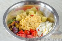 Картофельный салат со сливами и стручковой фасолью